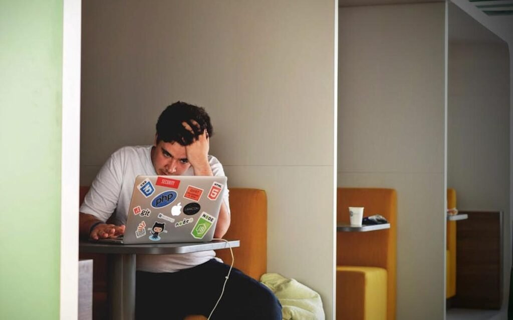 HTML, CSS oder No-Code? Welcher Entwicklungsansatz passt zu deinem Vorhaben?